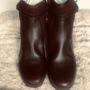 Ugg brown leather boots. Size 9